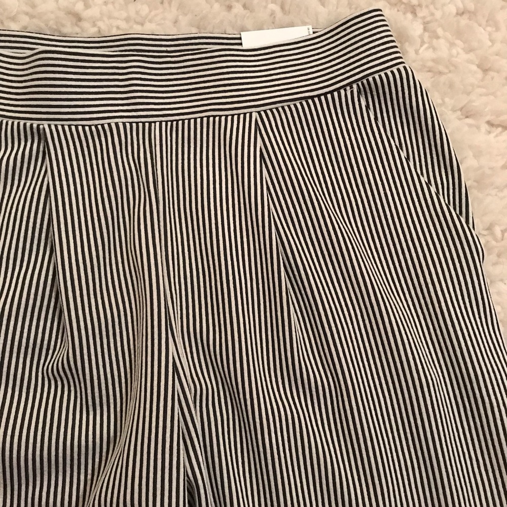 Express Ankle Mid Rise Pants - Picture 2 of 3